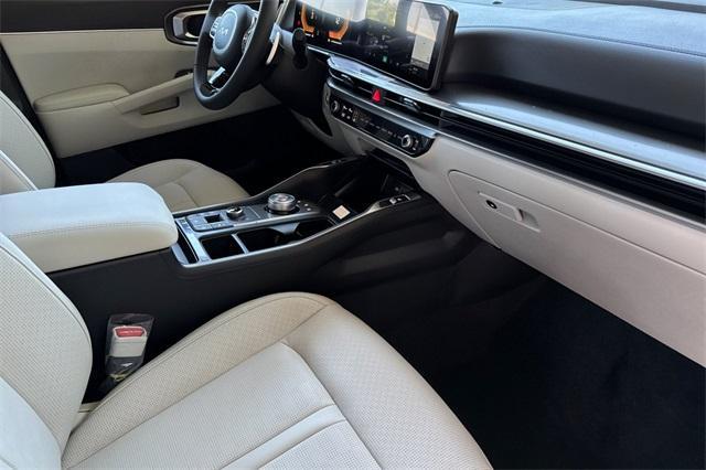 new 2025 Kia Sorento Plug-In Hybrid car, priced at $50,560