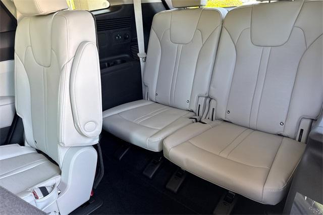 new 2025 Kia Sorento Plug-In Hybrid car, priced at $50,560