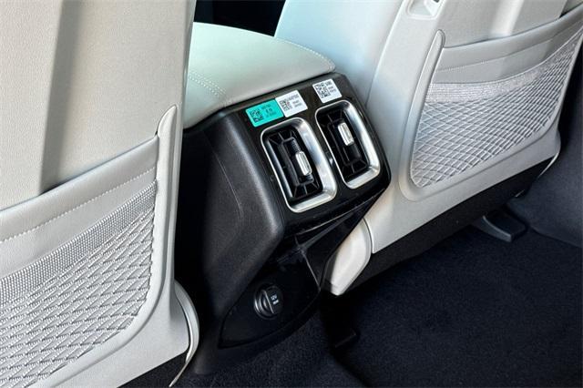 new 2025 Kia Sorento Plug-In Hybrid car, priced at $50,560