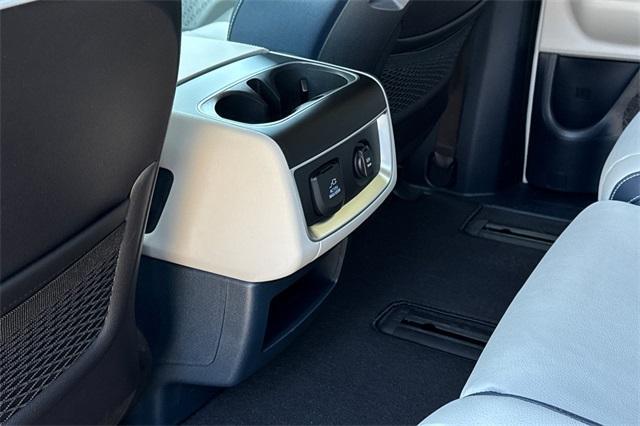 new 2025 Kia Carnival Hybrid car, priced at $57,595