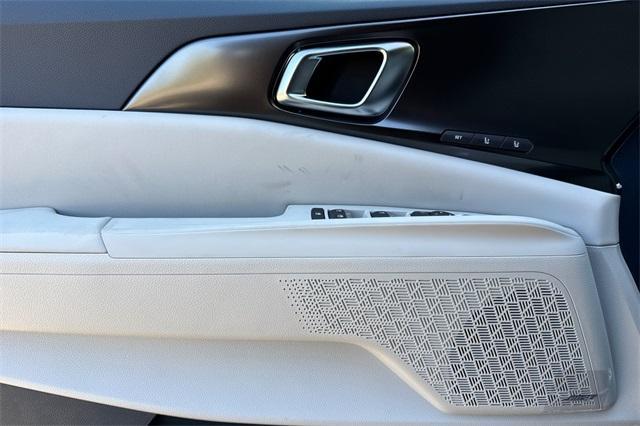 new 2025 Kia Carnival Hybrid car, priced at $57,595