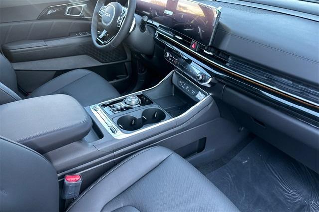 new 2026 Kia Carnival car, priced at $55,285