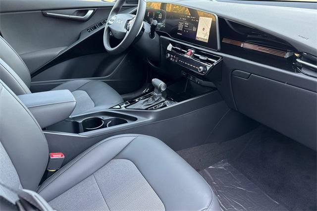 new 2025 Kia Niro Plug-In Hybrid car, priced at $36,160