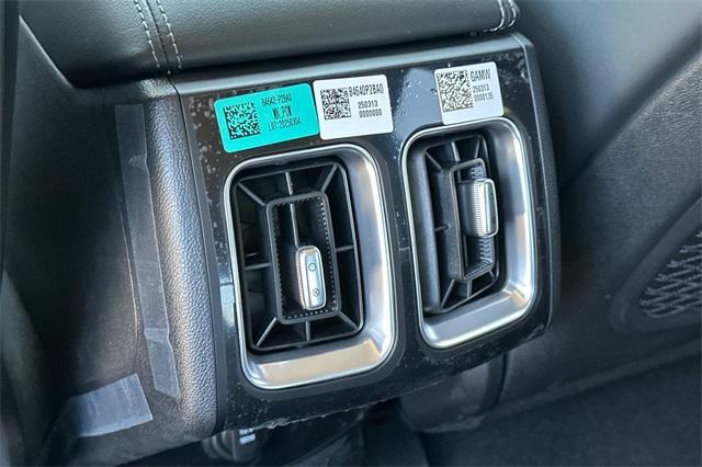 new 2025 Kia Sorento Hybrid car, priced at $40,330