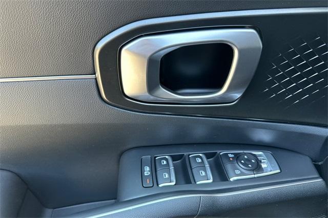 new 2025 Kia Sorento Hybrid car, priced at $40,330