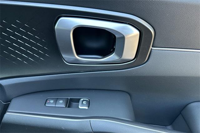 new 2025 Kia Sorento Hybrid car, priced at $40,330