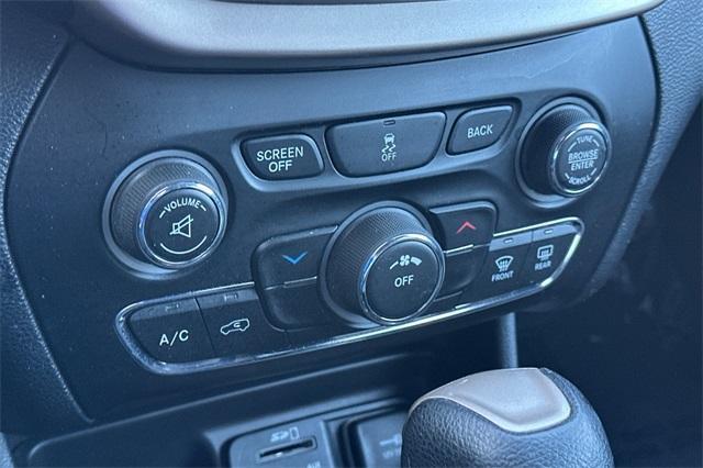 used 2014 Jeep Cherokee car, priced at $11,240