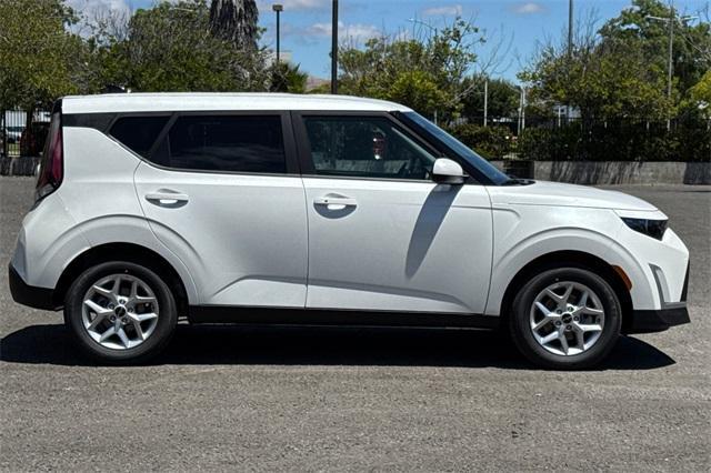 new 2025 Kia Soul car, priced at $24,905