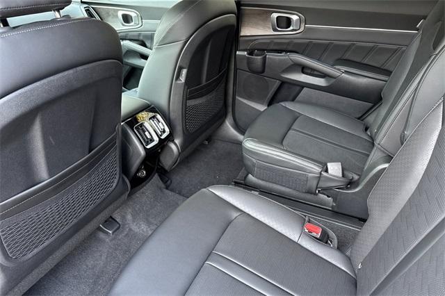 new 2025 Kia Sorento car, priced at $45,625
