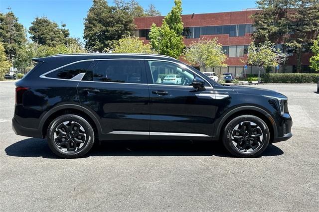 used 2024 Kia Sorento car, priced at $28,852