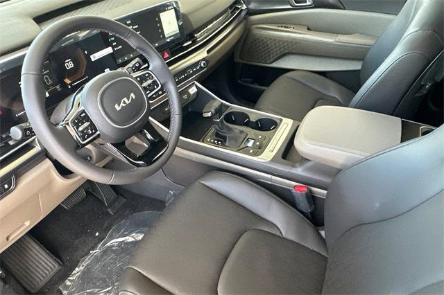 new 2025 Kia Carnival car, priced at $41,120