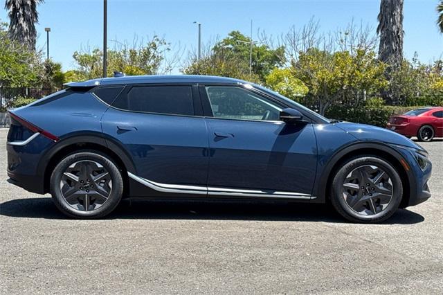 new 2025 Kia EV6 car, priced at $48,040