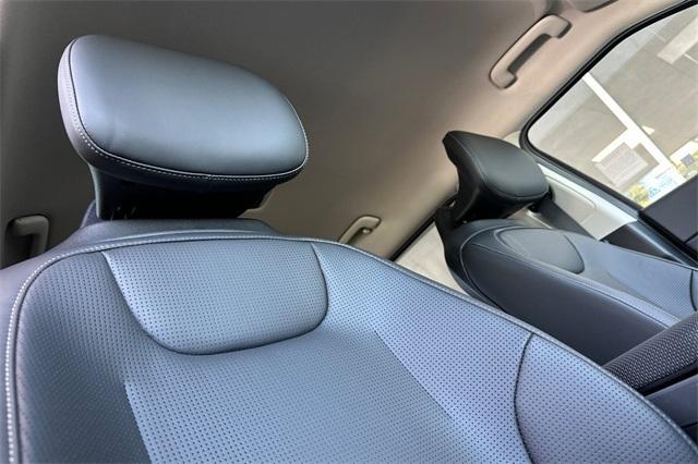 new 2025 Kia EV6 car, priced at $52,215