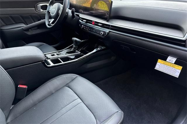 new 2025 Kia Sorento car, priced at $45,625