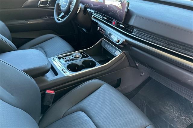 new 2026 Kia Carnival car, priced at $55,285