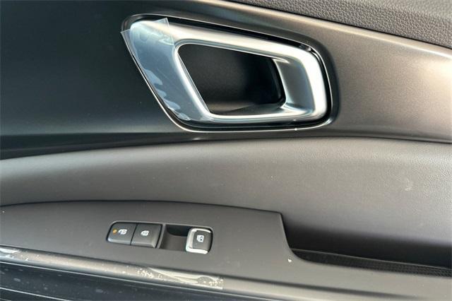 new 2025 Kia Carnival Hybrid car, priced at $55,095