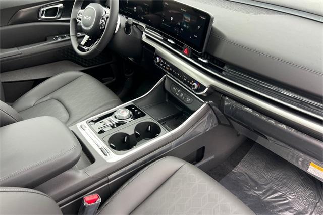 new 2025 Kia Carnival Hybrid car, priced at $51,095
