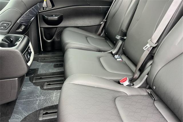 new 2025 Kia Carnival Hybrid car, priced at $51,095