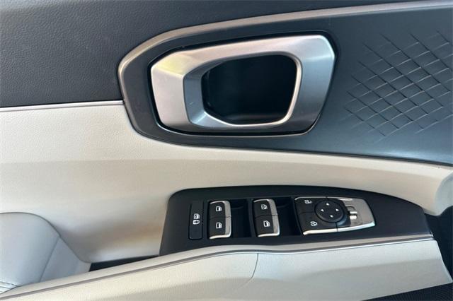 used 2023 Kia Sorento Hybrid car, priced at $23,832