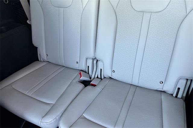 used 2023 Kia Sorento Hybrid car, priced at $23,832