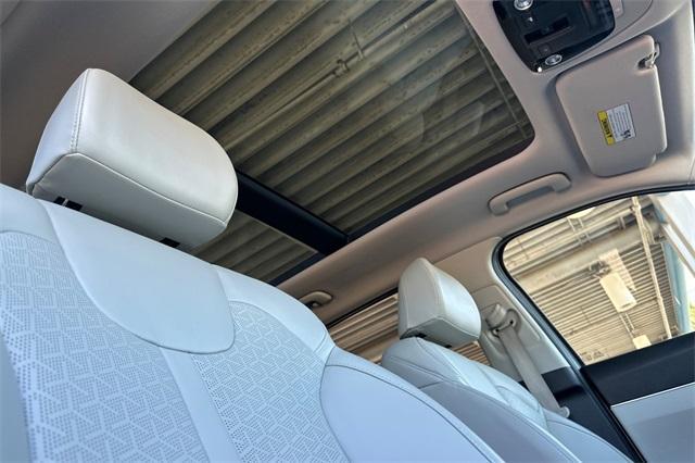 used 2023 Kia Sorento Hybrid car, priced at $23,832