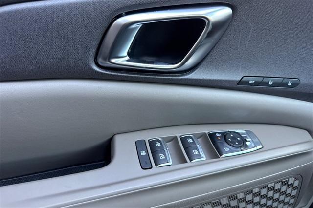 new 2026 Kia Carnival Hybrid car, priced at $50,285