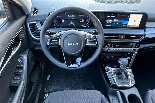 new 2025 Kia Seltos car, priced at $26,775