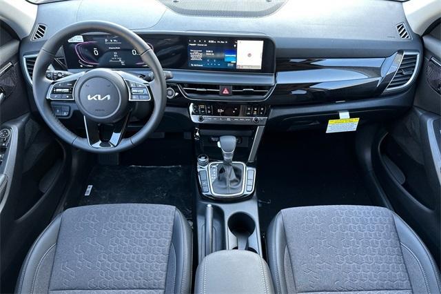 new 2025 Kia Seltos car, priced at $26,775