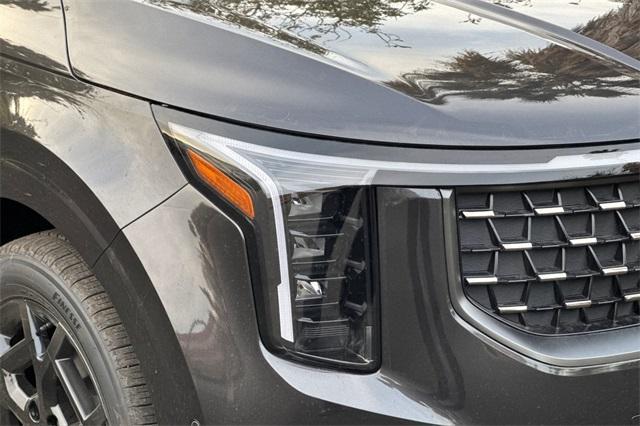 new 2025 Kia Carnival Hybrid car, priced at $50,600