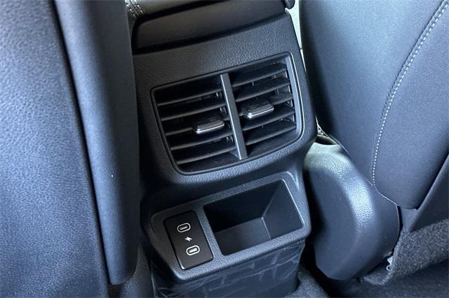 new 2025 Kia Seltos car, priced at $27,775