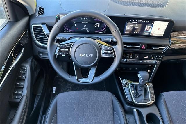 new 2026 Kia Seltos car, priced at $28,990