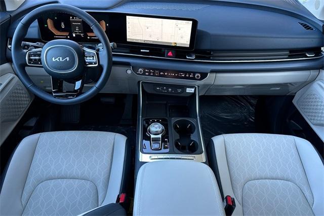 new 2025 Kia Carnival Hybrid car, priced at $44,700