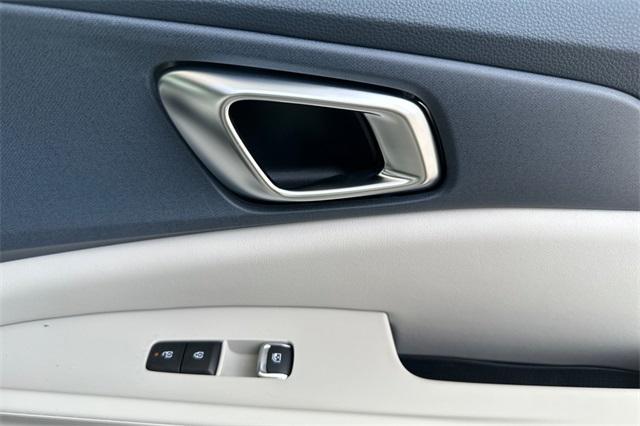 new 2025 Kia Carnival Hybrid car, priced at $44,700
