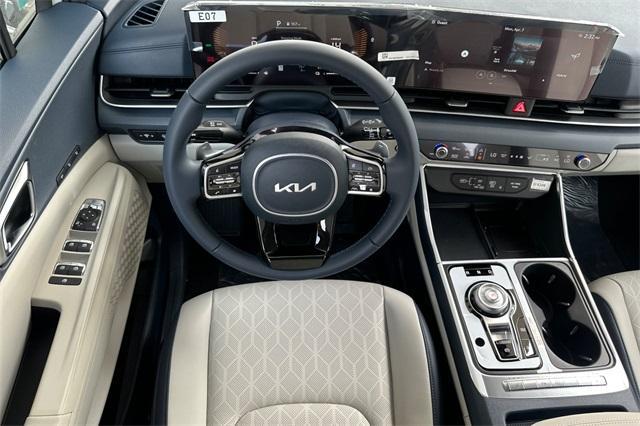 new 2025 Kia Carnival Hybrid car, priced at $44,700