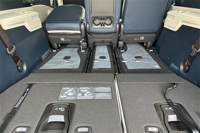 new 2025 Kia Carnival Hybrid car, priced at $44,700