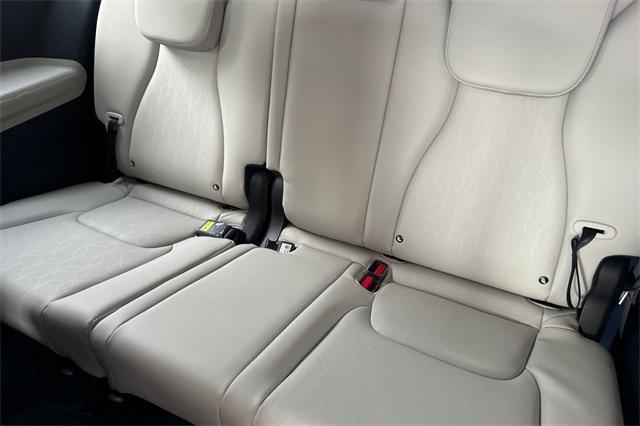 new 2025 Kia Carnival Hybrid car, priced at $44,700
