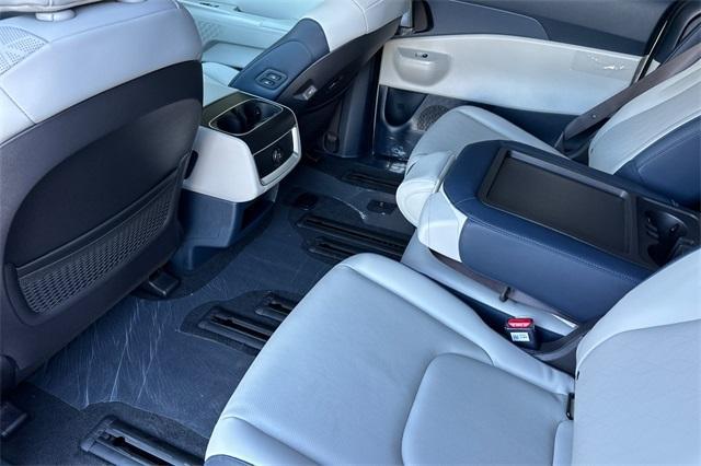 new 2025 Kia Carnival Hybrid car, priced at $44,700