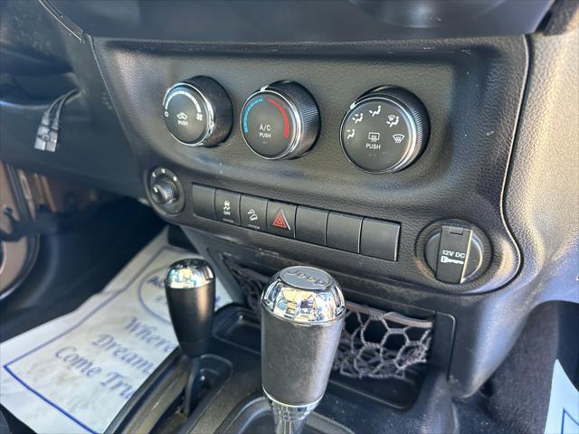 used 2015 Jeep Wrangler Unlimited car, priced at $22,990