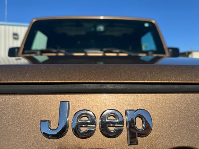used 2015 Jeep Wrangler Unlimited car, priced at $22,990
