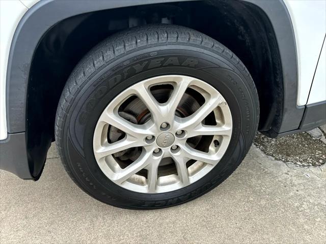 used 2016 Jeep Cherokee car, priced at $12,990