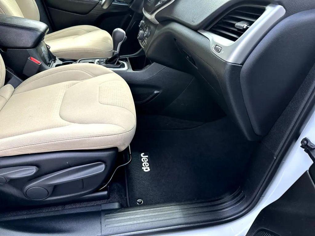 used 2016 Jeep Cherokee car, priced at $10,990
