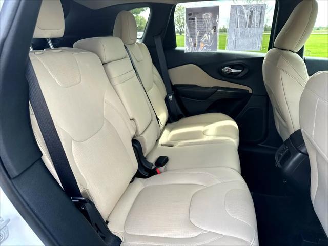 used 2016 Jeep Cherokee car, priced at $12,990
