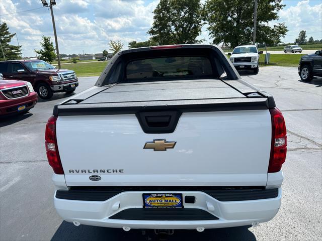 used 2007 Chevrolet Avalanche car, priced at $8,990