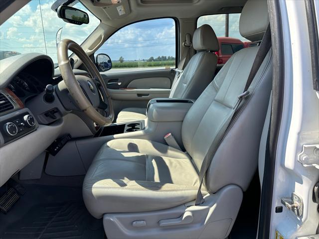 used 2007 Chevrolet Avalanche car, priced at $8,990