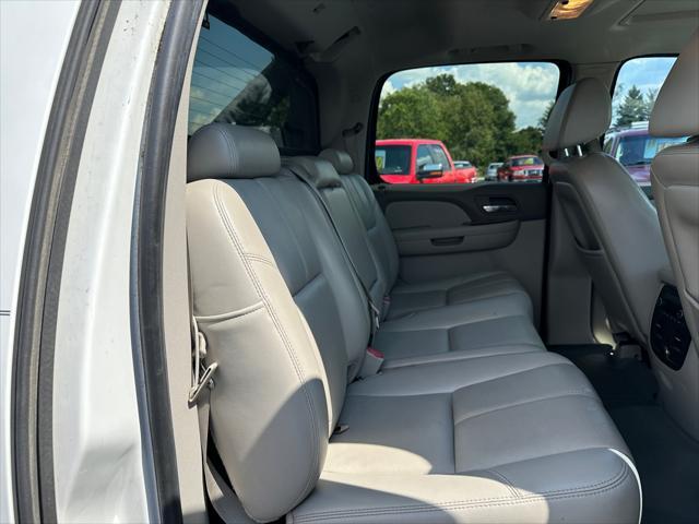 used 2007 Chevrolet Avalanche car, priced at $8,990