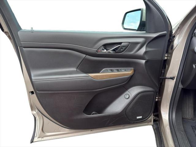 used 2023 GMC Acadia car, priced at $29,912