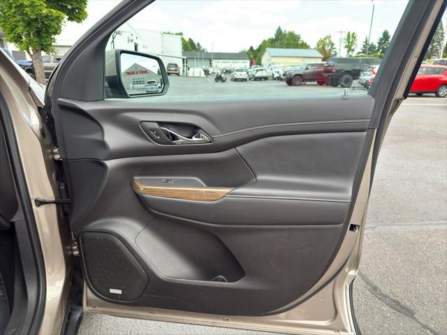 used 2023 GMC Acadia car, priced at $29,912