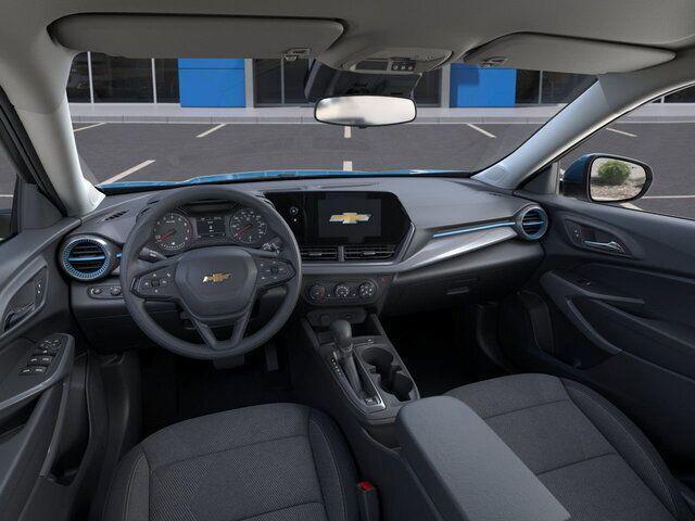 new 2025 Chevrolet Trax car, priced at $26,005
