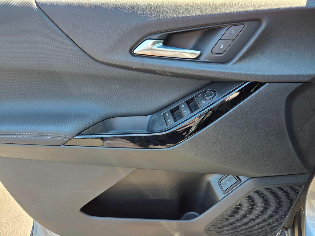 new 2026 Chevrolet Equinox car, priced at $34,730