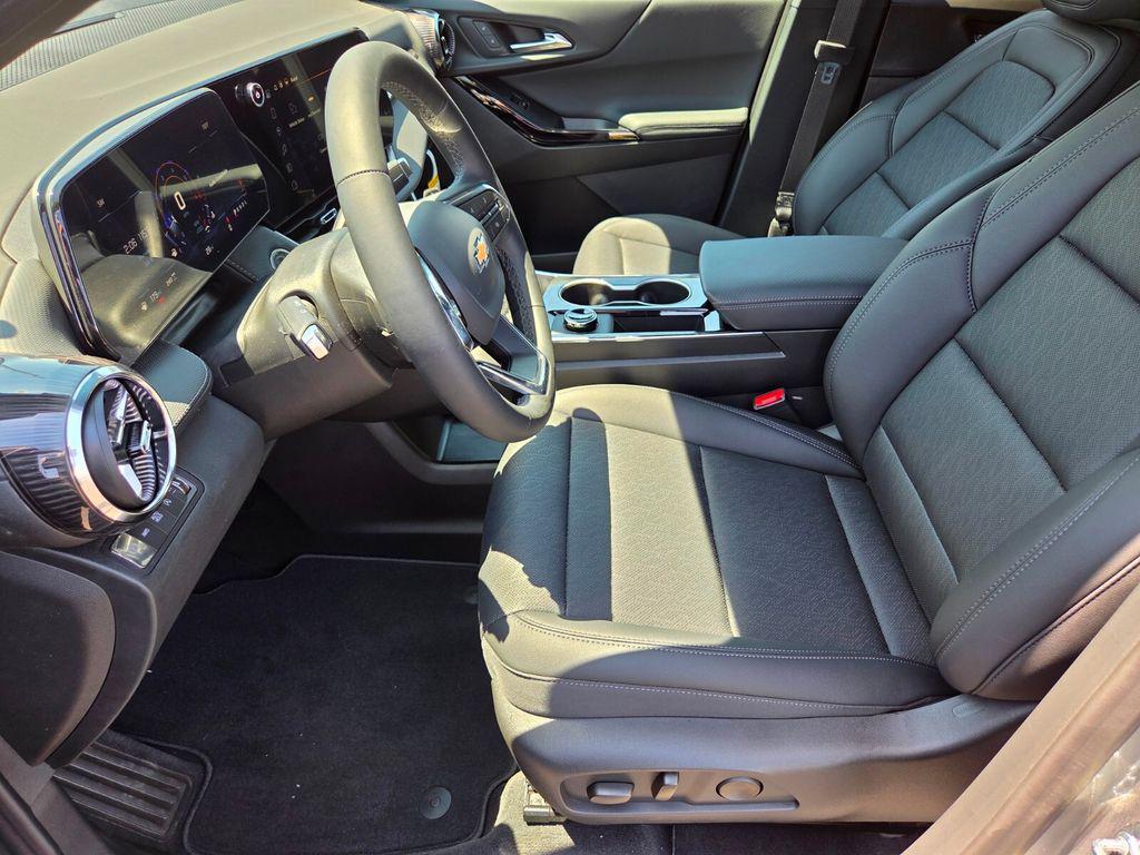 new 2026 Chevrolet Equinox car, priced at $34,730